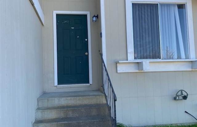 Spacious 3 Bed/2 Bath Duplex~ PG  Water Included Huge Savings!!