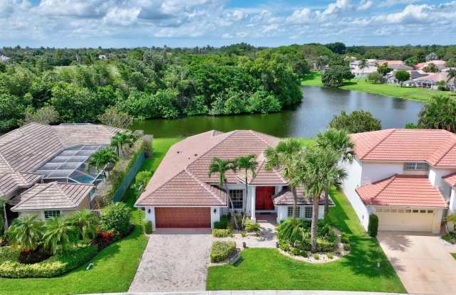 1651 Lakefield N Court
