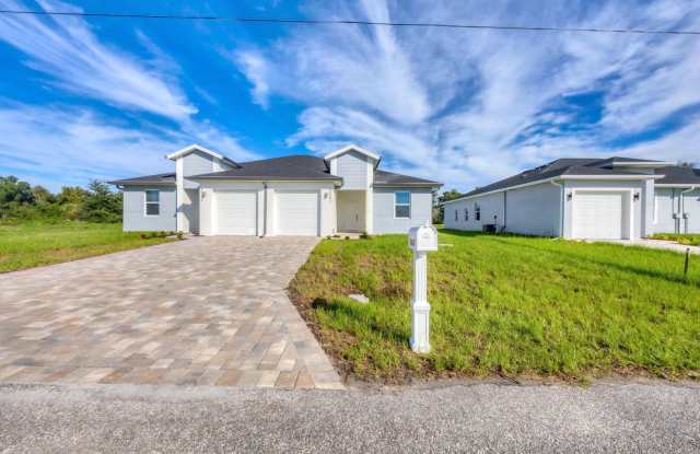 Photo of Duplex Unit For Rent In Port Charlotte