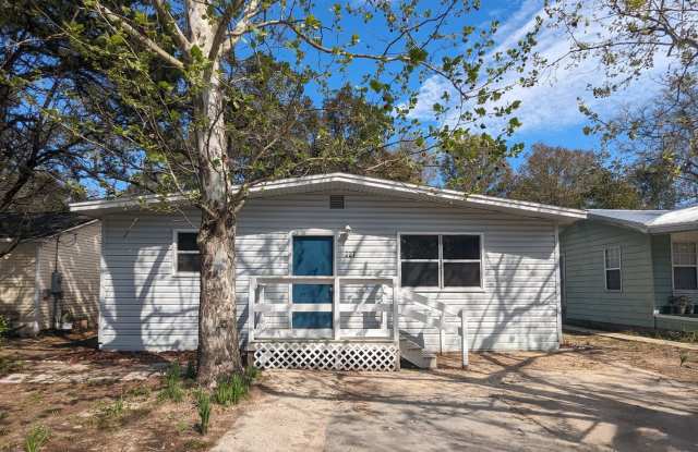 227 Bay Street NW, Fort Walton Beach Ask us how you can rent this home without paying a security deposit through Rhino! photos photos