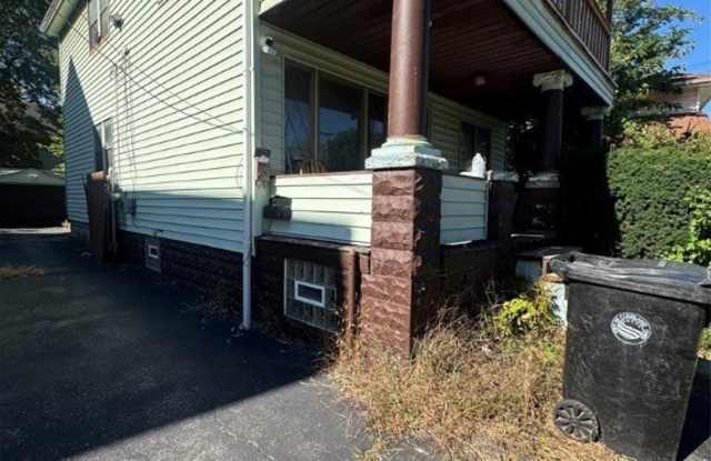 3660 E 76th Street unit: Down