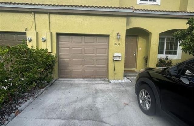 1831 Southwest 101st Way - 1831 Southwest 101st Way, Miramar, FL 33025