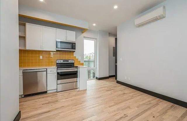 Photo of 1847 Cross Bronx Expressway