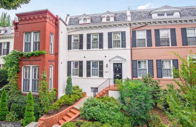 Photo of 3029 DENT Place NW