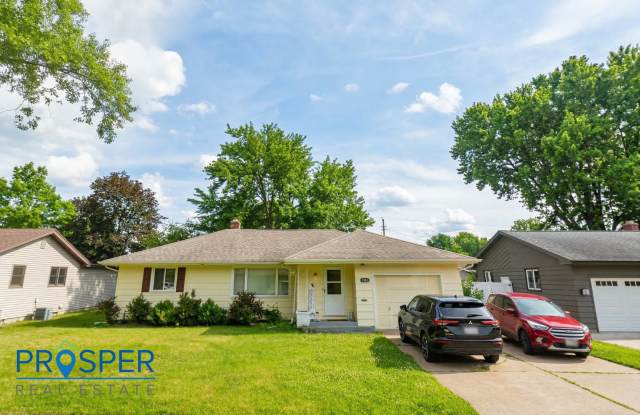3-Bedroom with Garage  Extra Parking