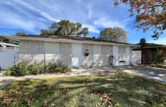 1021 Sandalwood Drive - 1021 Sandalwood Drive, Harvey, LA 70058