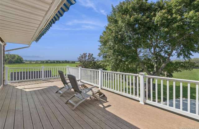 335 Herricks Lane unit: B