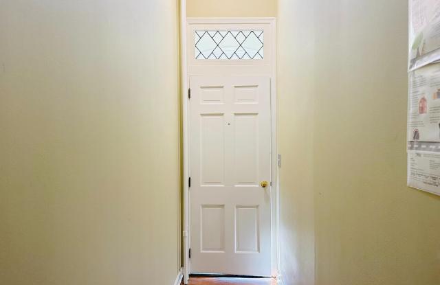 1219 S CHARLES Street