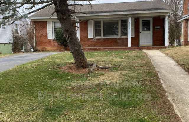 612 Market Ave