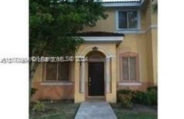 1442 SE 24th Ct