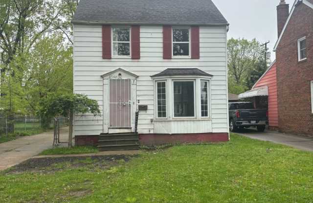 Photo of 3bd Single Euclid Cash Pay/Section 8