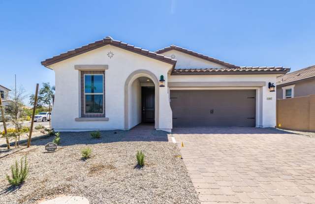 Beautifully Furnished Home in New Gilbert Community