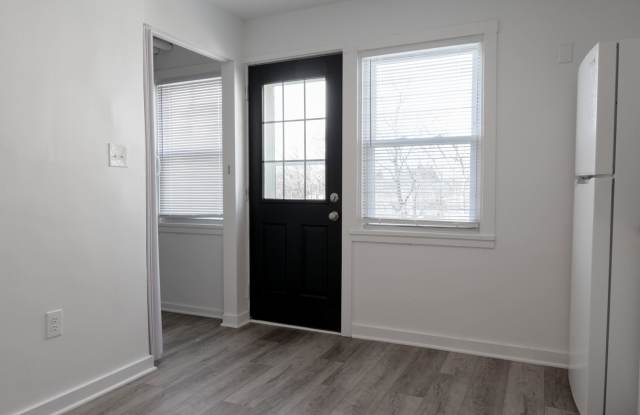 3 Bedrooms | 1 Bathroom coming this June!! Apply Now~