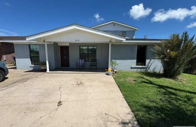 Photo of 415 CISNEROS DR.