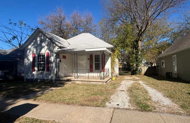 Photo of Cute and clean 2 bedroom 1 bath available now!