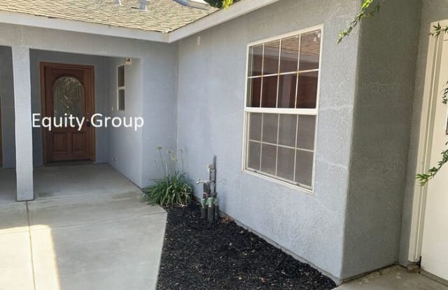 1817 East Vassar Drive - 1817 East Vassar Avenue, Visalia, CA 93292