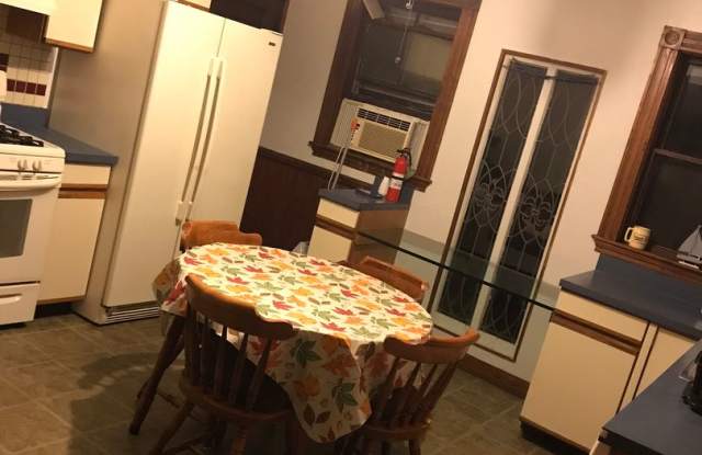 Beautiful 2 bed 1 Bath in Adams Village