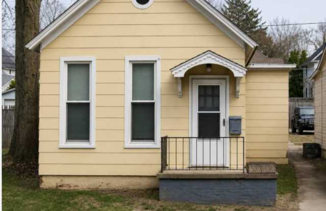 721 S 9th St.