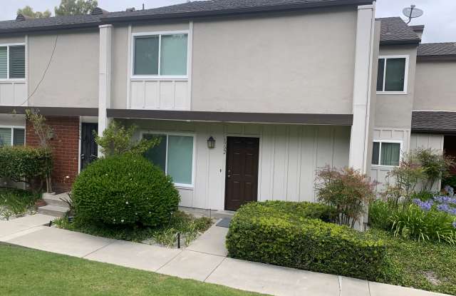 1722 Kingsdown Court