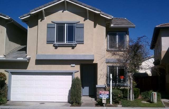 Nice 4 Bed 2.5 Bath home in Riverside! New Appliances! Call Today!
