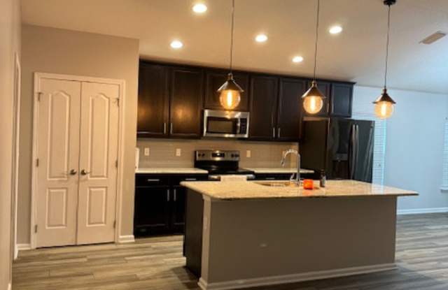 94267 Woodbrier Circle