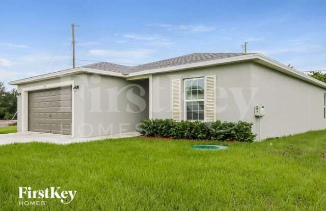 674 Southwest Backert Avenue