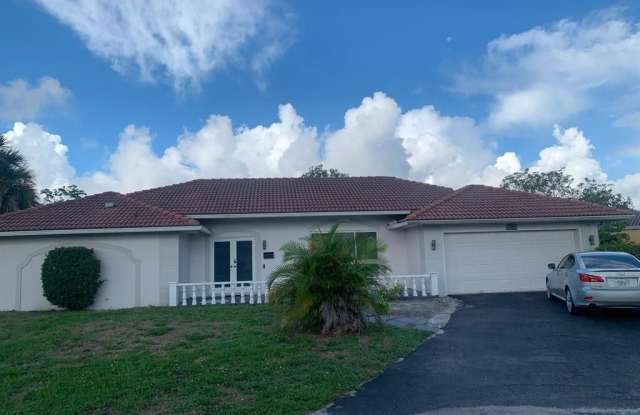 5507 GUAVA CIR