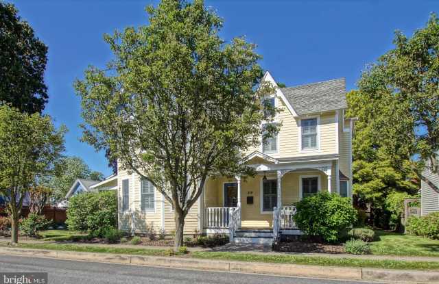 Photo of 119 DEWEY Avenue