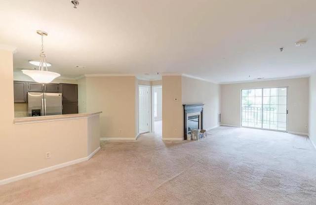 1100 Quaker Hill Dr Apt 301