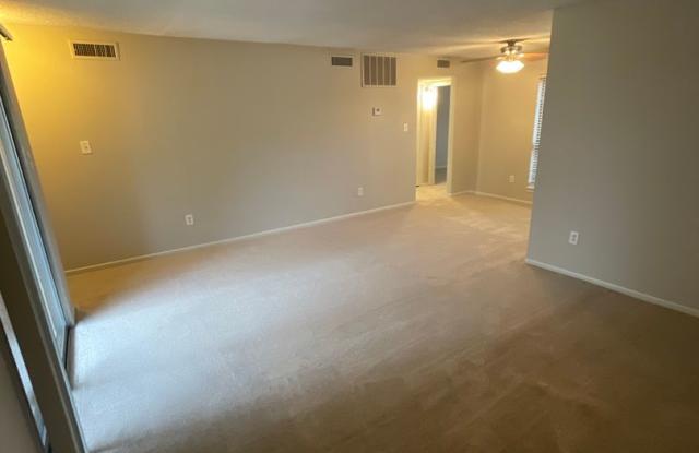 2BD/2BA Condo located on the Germantown/Memphis Line!