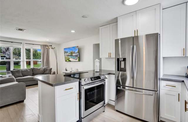 Photo of 1124 NE 6th St