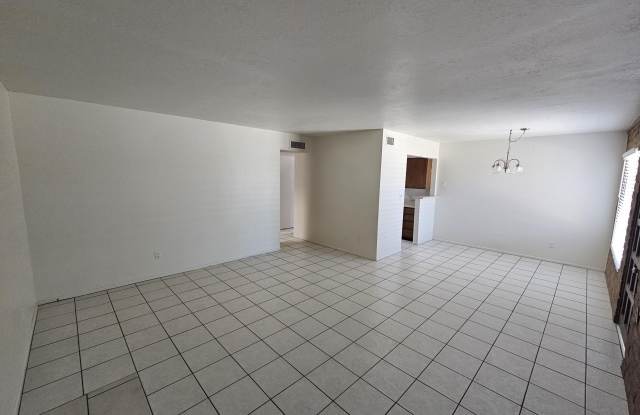 200 S Old Litchfield Road