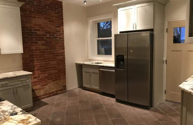 Photo of 6811 Thomas Blvd - 1