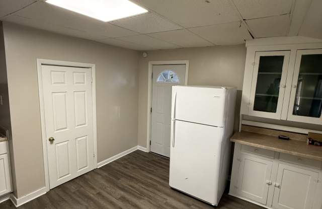 1120 1/2 Alsdorf St.