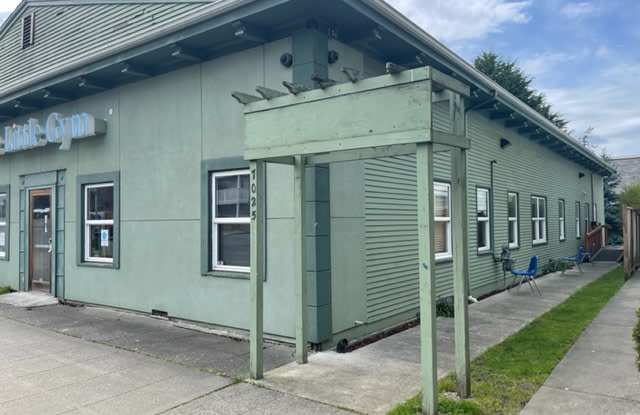 Photo of 7025 California Ave SW #C