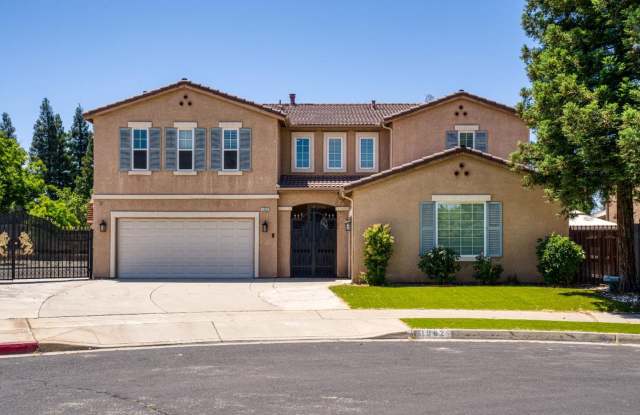 Photo of Perfect 6/3 Clovis Home for Large Family!