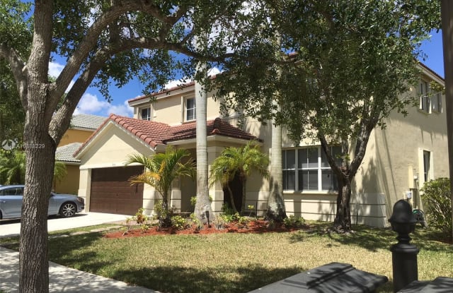 964 Tulip Cir - 964 Tulip Circle, Weston, FL 33327