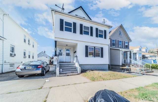 Photo of 125 Lowell Street