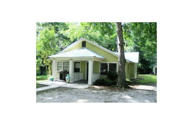 Remodeled Two Bedroom on Vaughn - 109 Vaughan Avenue, Opelika, AL 36801