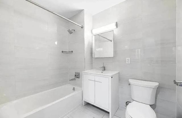 91-09 Roosevelt Avenue