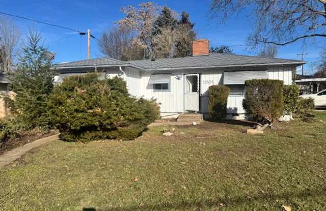 NEW TO MARKET/ 3 BEDROOM HOUSE W/ GARAGE CONVERSION