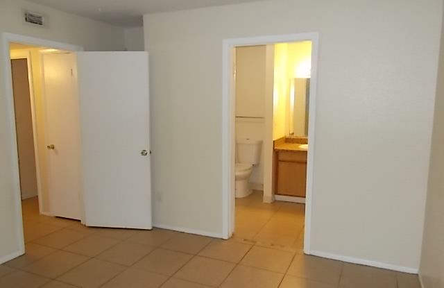 2905 Winkler Ave Apt 706