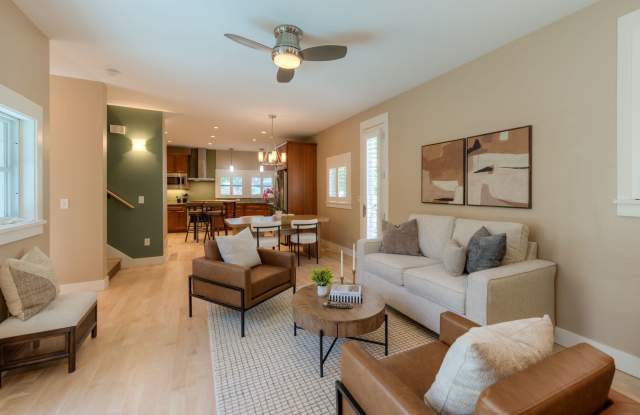 ABSOLUTELY BEAUTIFUL 4-Bedroom Townhome in the Highly Sought-After Prospect Neighborhood!