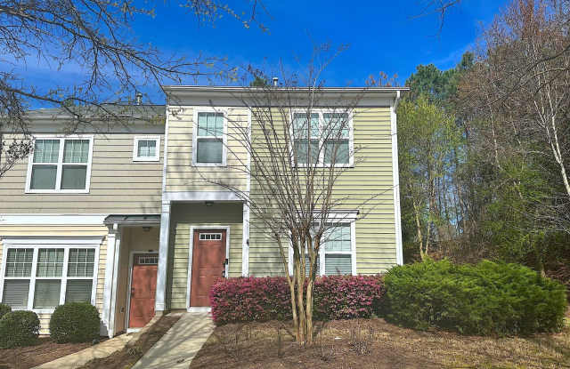 Two Story End Unit Townhome! - 631 Elm Avenue, Wake Forest, NC 27587