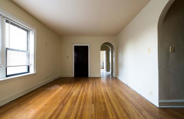 Photo of 1514 W 77th