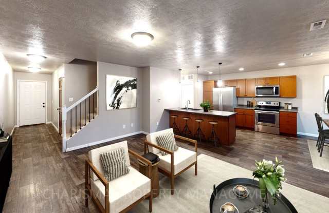 Photo of SPACIOUS 3 BEDROOM TOWNHOME!!