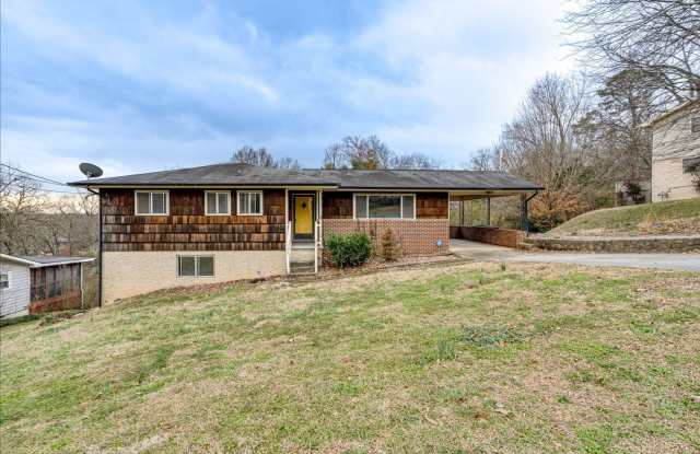 3 bedroom, 1.5 Bathroom for rent!