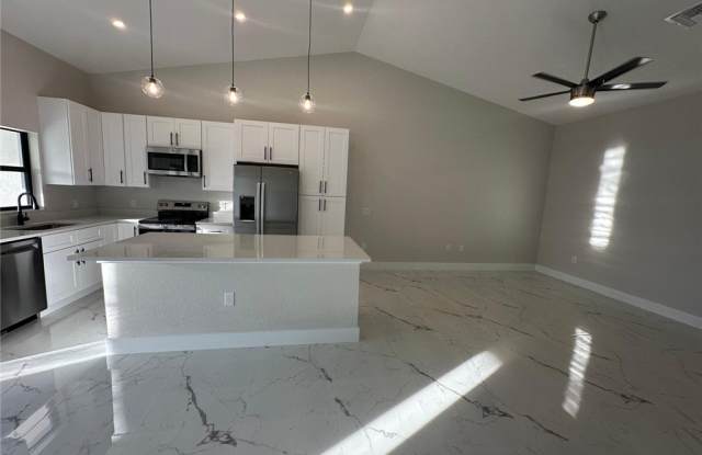 1578 Gretchen Avenue S