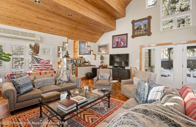 1402 Crystal Lake Road