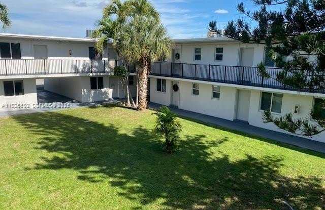 Photo of Tropical Pool